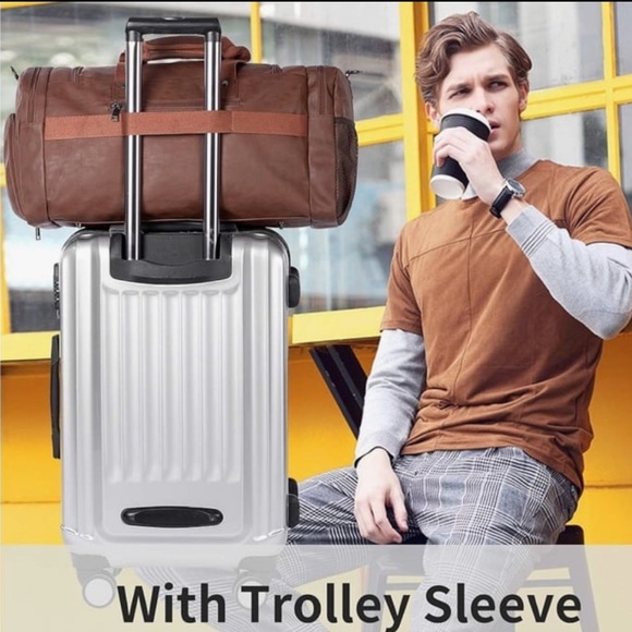 NWT Faux Leather Travel Bag - Picture 12 of 12